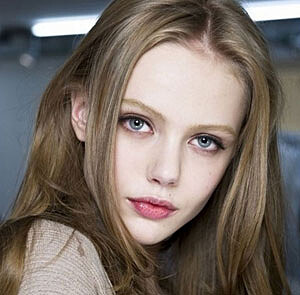 瑞典超模Frida Gustavsson透明美肌的秘密……dermalogica德卡上網就買得到！