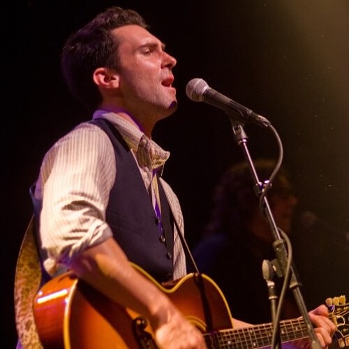 魔力紅（Maroon 5）主唱亞當李維確認為奧斯卡表演嘉賓 獻唱神曲〈Lost Stars〉