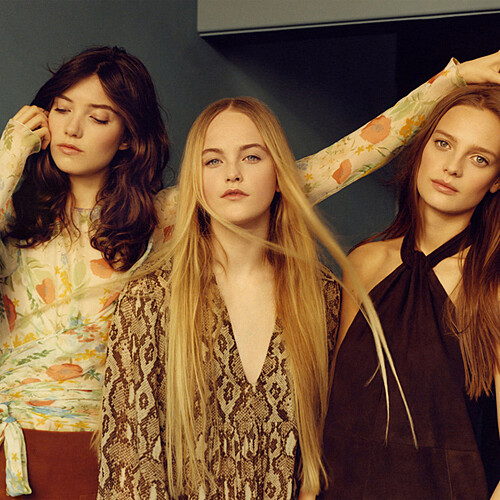 沒想到這個褲款從秋冬燒到春夏？！Zara再示範超復古新風格！