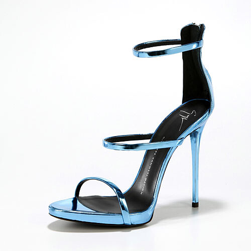 天后穿天后鞋 泰勒斯一伸腿果真氣壓紅地毯