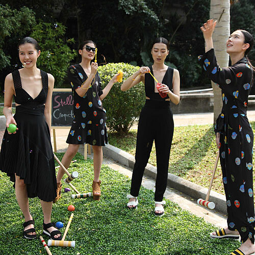 STELLA McCARTNEY春夏最新系列,造訪童年的春天花園