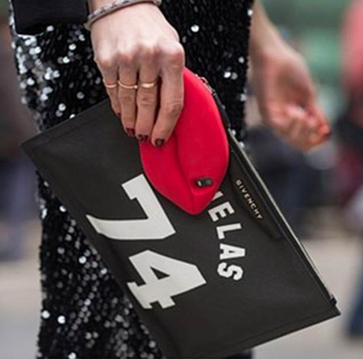 台灣就能買的到!嚴選TOP 10時裝週潮人愛用的手機殼