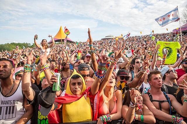 Coachella音樂節爭議事件!一位男性公然穿著「污辱性字眼」的T恤….