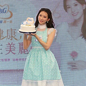 志玲姊姊為公益ヾ(*´∀｀*)ﾉ開唱獻聲加碼顯現好手藝！