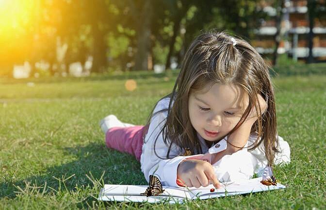 德國父母給小孩的第一個玩具，是書籍