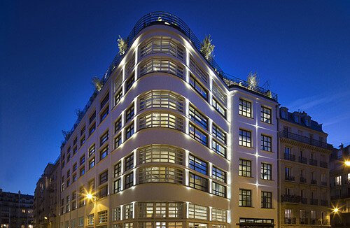 是誰睡在畫作裡？ 時尚旅店「Le Cinq Codet Hotel」空降巴黎