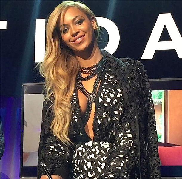 飾品新風潮！今夏一定要跟上8種Body Chain