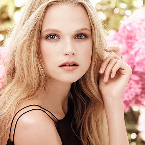 能量十足的美肌養樂多！雅詩蘭黛 讓妳8天養成高顏值美肌