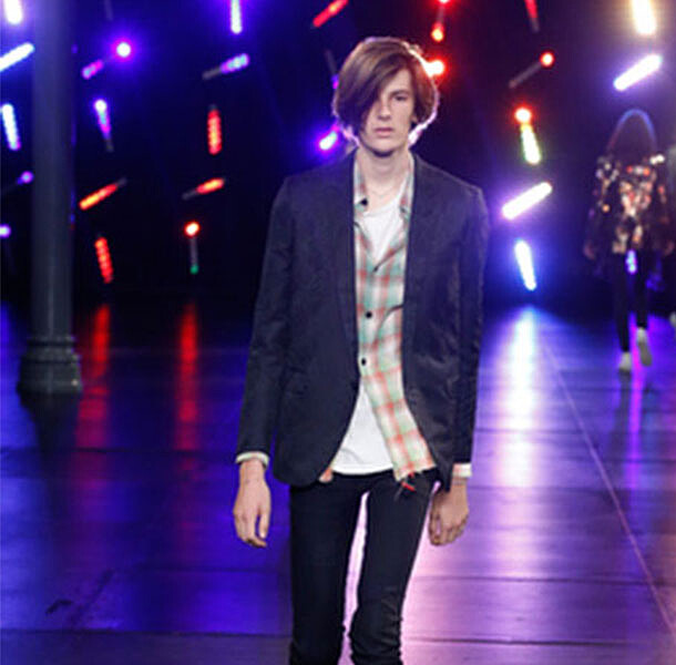 星二代逆襲Saint Laurent！前007皮爾斯布洛斯南之子首登T台走大秀