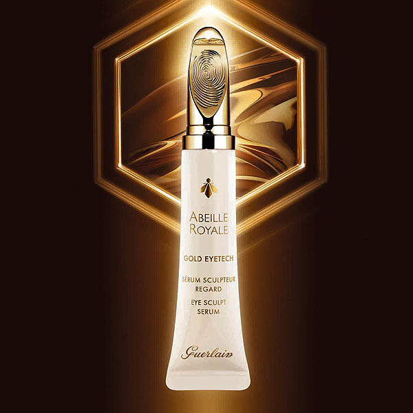 創造明眸大眼的「金手指」按摩神器！嬌蘭皇家蜂王乳 黃金超導眼部精華