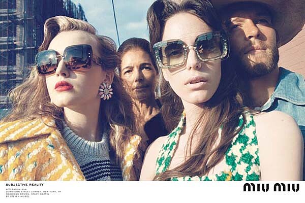 被路人突擊!MIUMIU 2015 秋冬女裝大片,解開紐約浮世繪的無窮魅力
