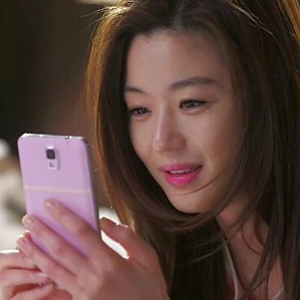 傳line調情,見面繼續滑手機,這不是很怪嗎?