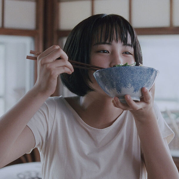 日本新生代可愛教主廣瀨鈴《海街日記》靠吃相成功收服姐姐！