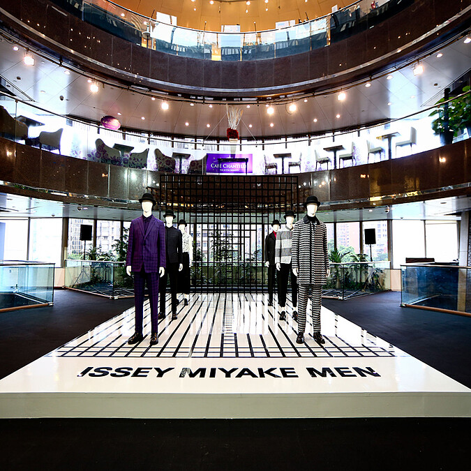 李李仁壓軸！ISSEY MIYAKE秋冬男裝大閃蠶絲光