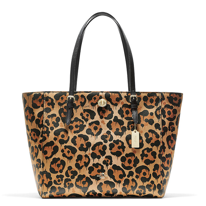 COACH冬裝翻玩重機搖滾！紐約酷女孩提新包大放電