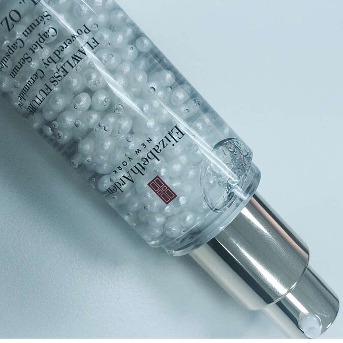 編輯開箱文—防初老保濕推薦 Elizabeth Arden無瑕未來微膠囊精華