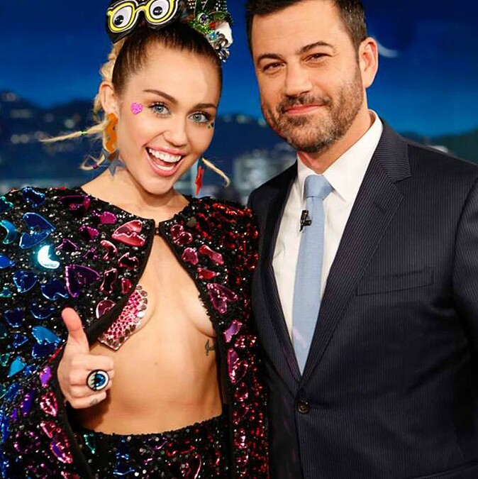 不當穿衣服的賤人！麥莉希拉言論獲網友大讚