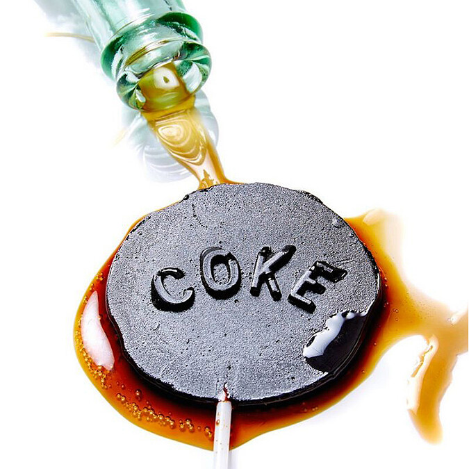 甜成這樣還敢喝?帥哥攝影師Henry Hargreaves用照片揭密飲料藏了多少糖