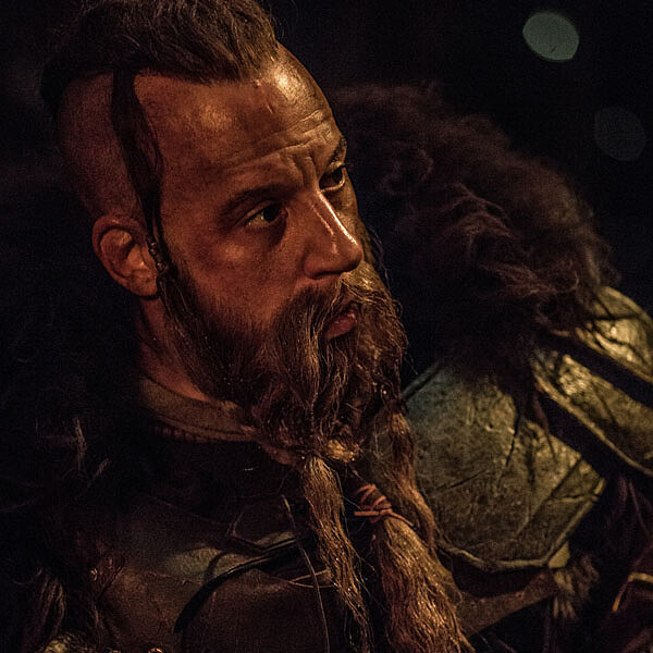 馮迪索《獵巫行動：大滅絕》不是光頭！？編髮蓄鬍更顯MAN味