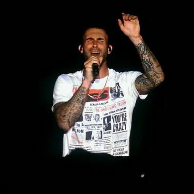 潮T棉褲開唱一樣帥到炸！魔力紅Maroon 5台北演唱會首場16首歌單大公開