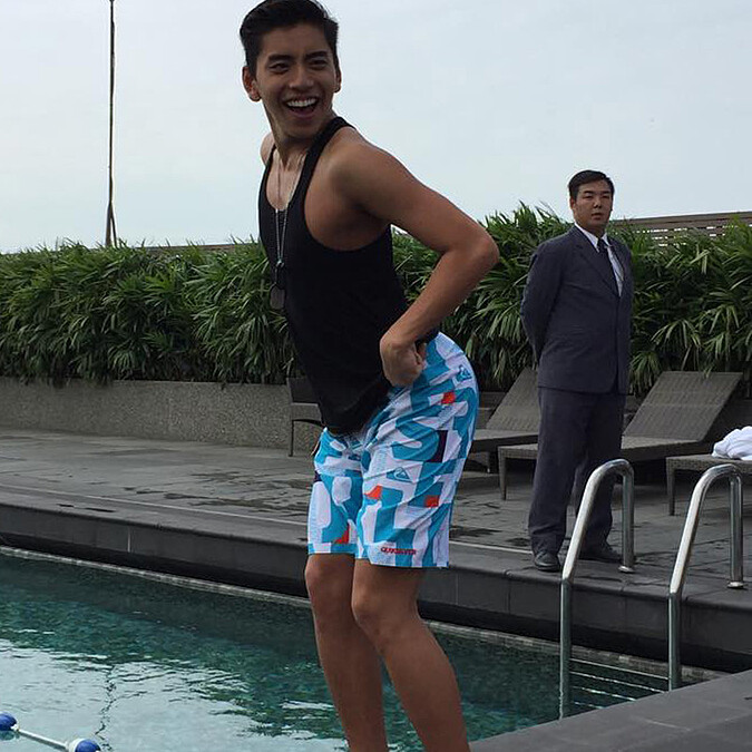 說到做到！王大陸兌現3億裸泳承諾 結實翹臀大放送