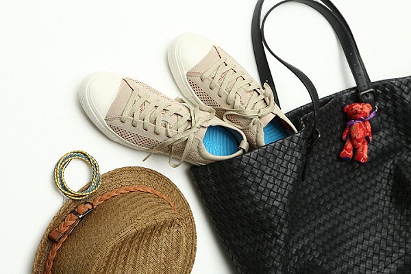 People Footwear 讓人輕盈漫步於城市中