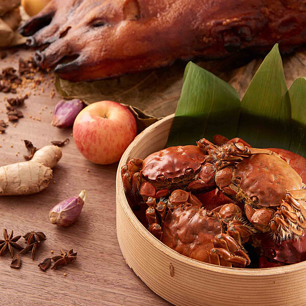 寒舍艾美探索廚房 獻上大閘蟹位上服務