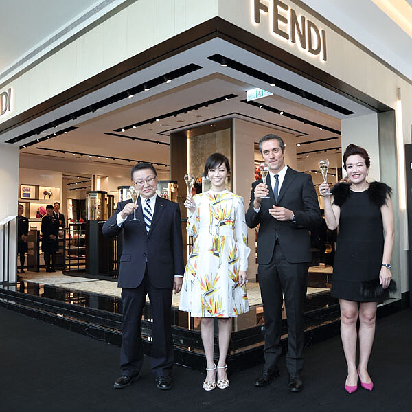 侯佩岑亮麗現身FENDI微風開幕「MINI WONDERS」袖珍展