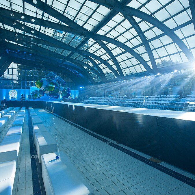 2016 Daniel Wong春夏時裝秀，夏日音樂泳池Party