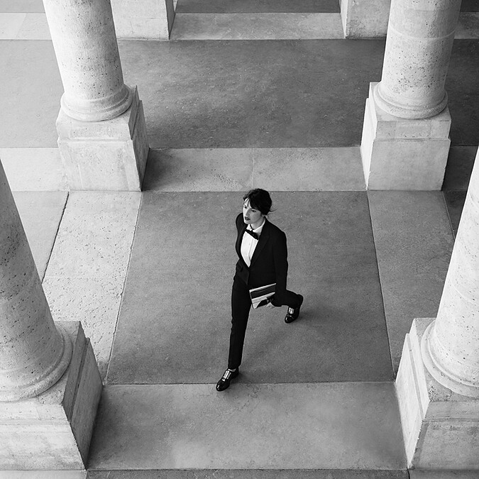 Roger Vivier顛覆你的想像，時髦摩登的冬季酷妹就是你！