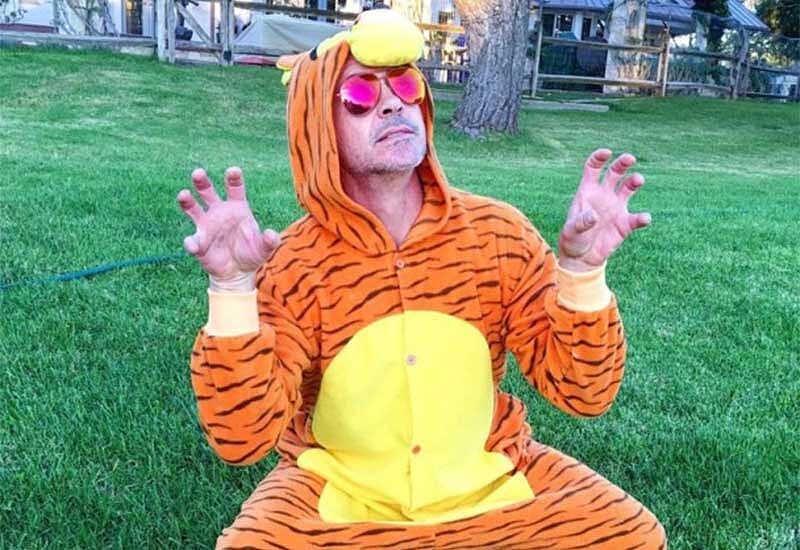 大型男小勞勃道尼扮跳跳虎 背後原因超感人！