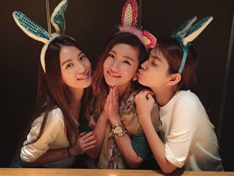 生日不忘力挺同志平等的愛！Selina與姐妹Hebe、Ella 3人再合體