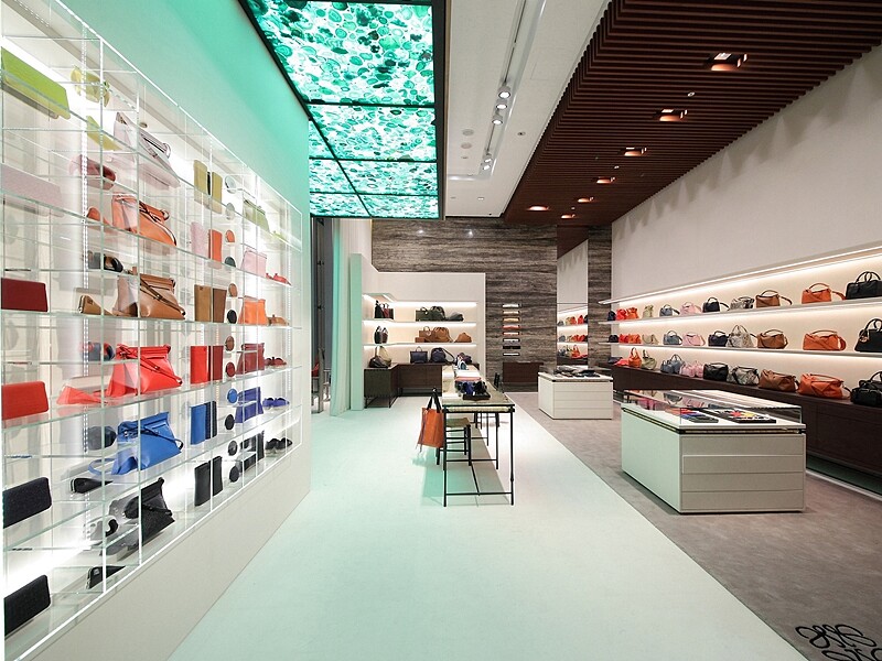 LOEWE全新概念店CASA LOEWE座落信義微風,前衛設計源自Javier Carvajal建築師