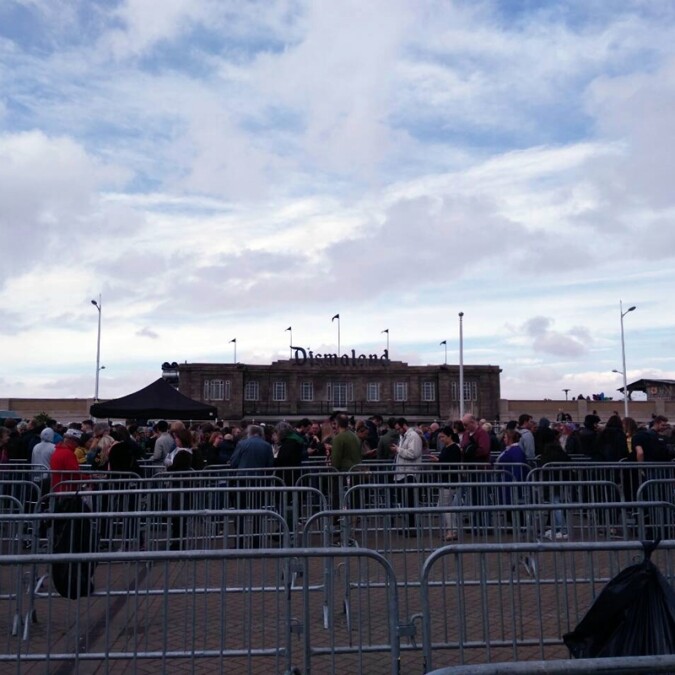 【Vicky Lin 旅英彩妝世界】Dismaland 暗黑樂園 與仙度瑞拉生死與共