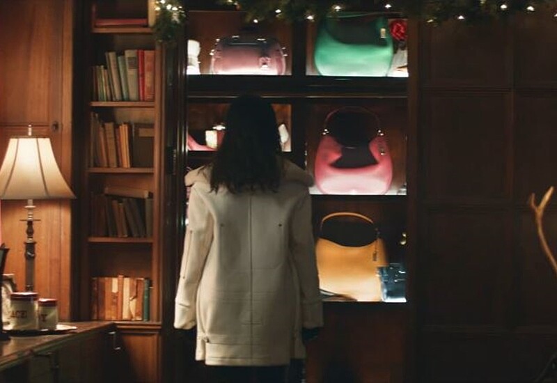 硬闖聖誕老人的家搶禮物！Coach聖誕影片俏皮登場