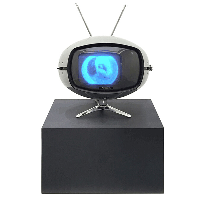 終於登台！激浪派錄像藝術教父—白南準個展