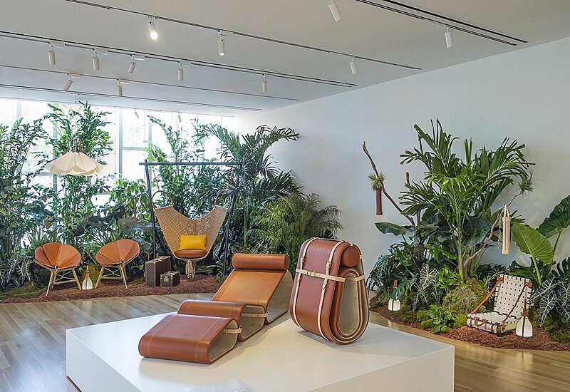 「一片能張能收的移動綠洲」Louis Vuitton結合當代藝術打造多功能躺椅