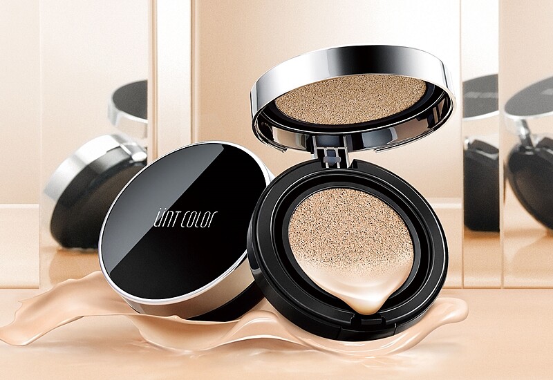 零技巧毛孔瞬間隱形！一拍展現最生火的輕透裸妝