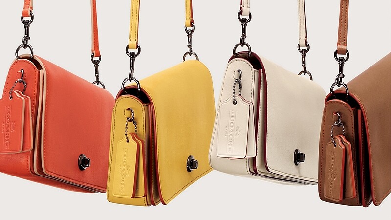 集肩背、斜背、手拿於一包！Coach再推75週年Dinky紀念手袋