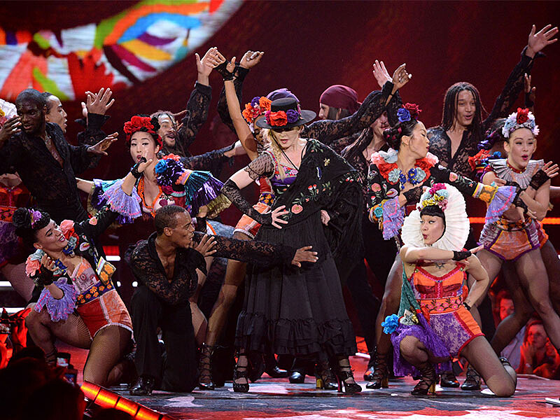 就是明天！天后瑪丹娜將披上GUCCI打造的華麗舞台裝開唱