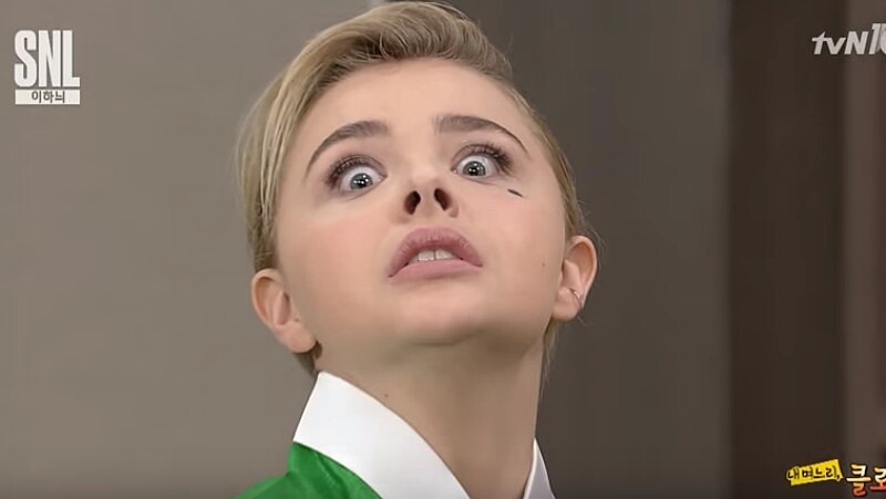 果然是「超殺女」克蘿伊摩蕾茲！變臉、抓狂、砸泡菜情緒大失控