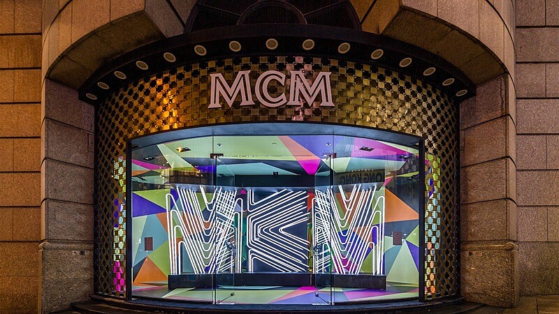 40周年慶！MCM 聯手德國藝術家Tobias Rehberger大玩繽紛萬花筒聯名