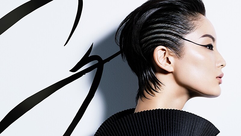 一筆勾勒出魅惑的性感雙眸！植村秀新一代超精準流線筆