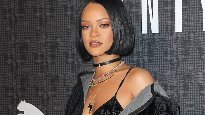 給同志朋友勇氣！蕾哈娜：「會害怕是OK的，但最重要的是做你自己！」