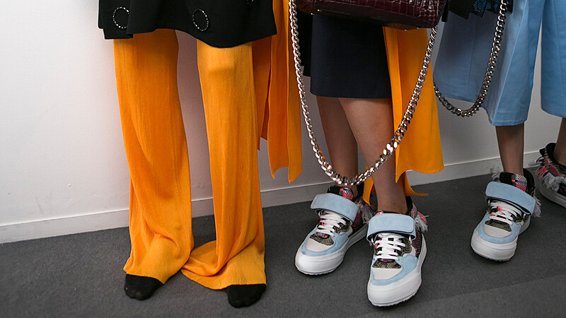 時髦又百搭休閒鞋 是永不退流行的雋永單品