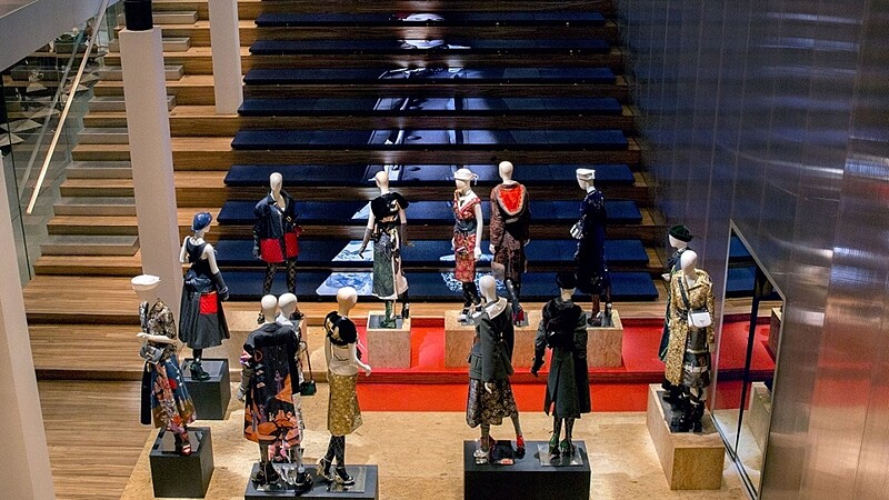 PRADA 裝置展覽在百老匯!藝術迷可別錯過