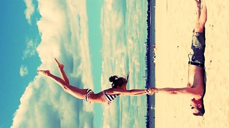 姐就算倒著看 身材也好得要命的倒立女星們