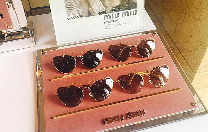 Ray-Ban六邊形墨鏡、果凍鏡框、皮革包覆鏡架…五大必知墨鏡趨勢！