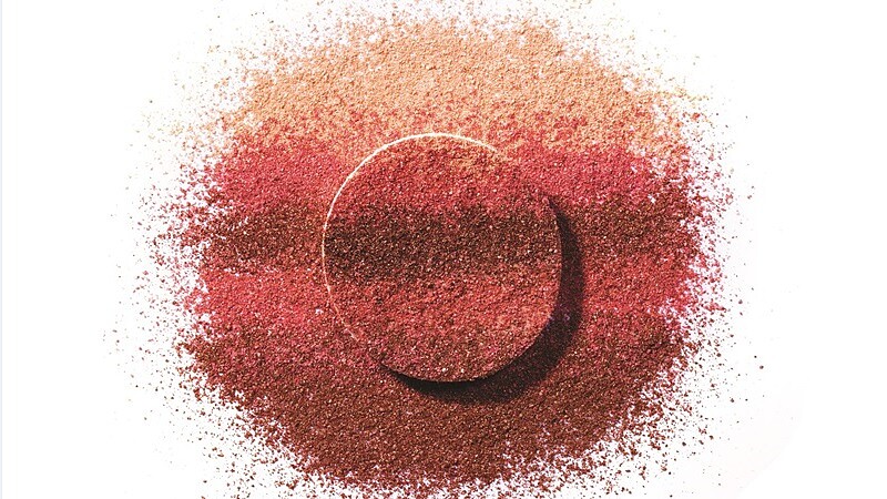 來自日落時分的暮光！Bobbi Brown炫采光影限量秋妝