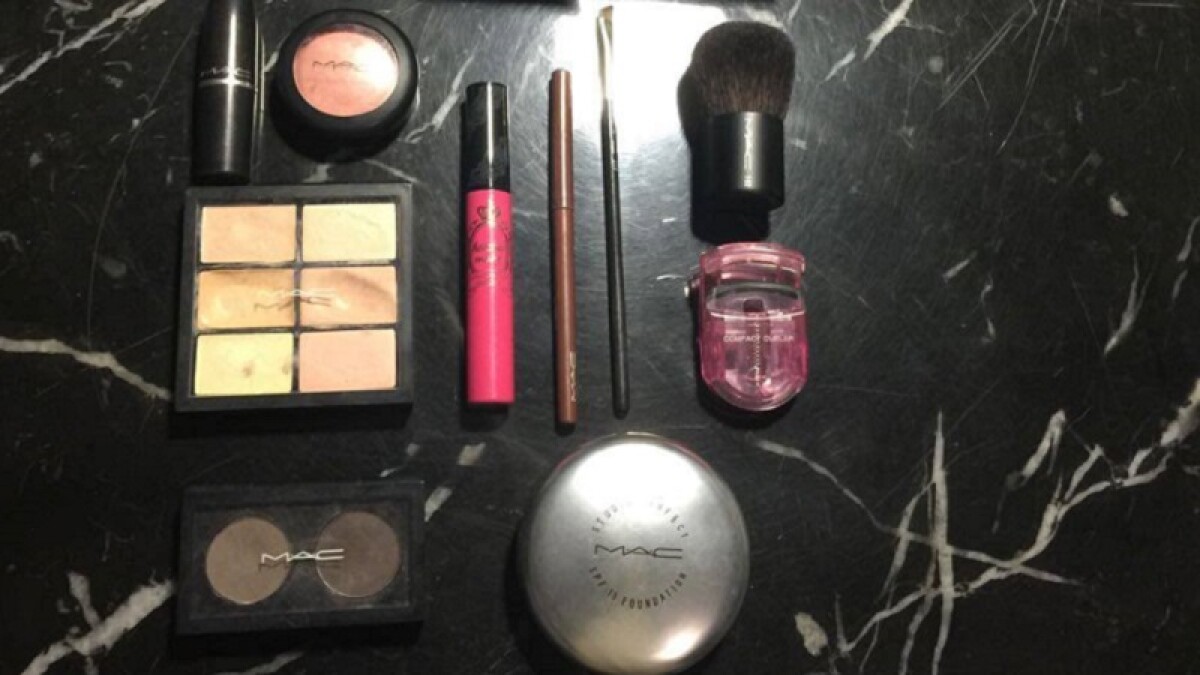 比明星還更有星味！彩妝師Zoe化妝包獨家公開